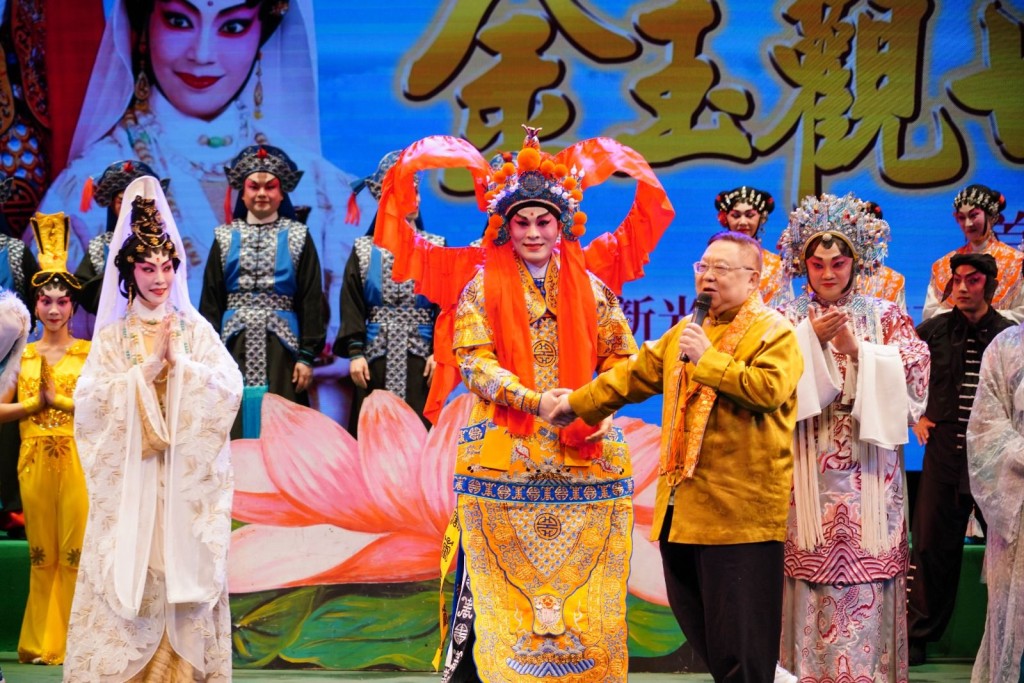 很多年輕人看完《粵劇特朗普》之後對我的粵劇有信心，而追看傳統劇目。《金玉觀世音》是以年輕人視角講述觀音成佛、情度韋陀的故事，題材另類。 