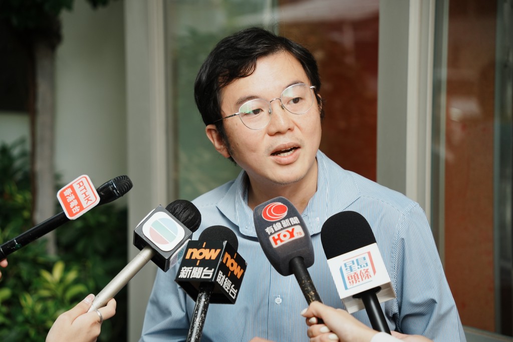 刘先生的长子现于喇沙小学就读，小儿子在自行分配学位阶段报读喇沙。汪旭峰摄