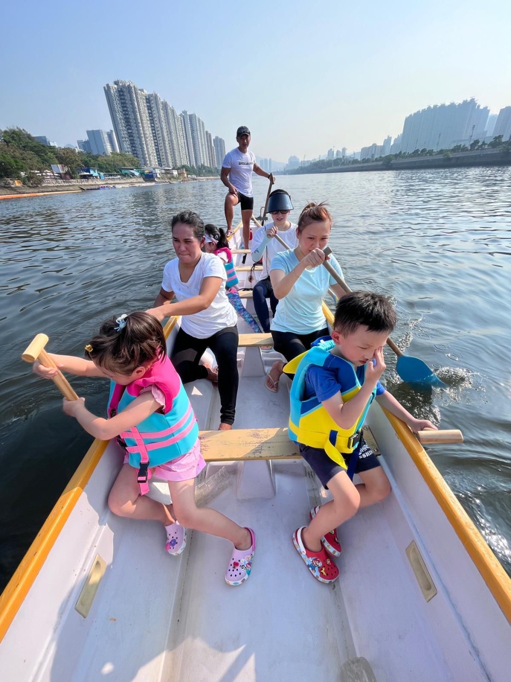 親子好去處2024︳端午節小小龍舟運動員體驗(圖片來源:Go Carnival Hong Kong) 親子好去處2024︳端午節小小龍舟運動員體驗(圖片來源:Go Carnival Hong Kong)