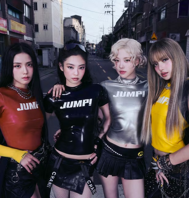 韓國女子天團BLACKPINK難得捱過「7年魔咒」（韓團7年必解散的魔咒），10周年好應該慶祝一下，卻搞到一團糟！