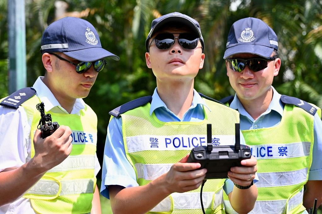 警方使用無人機進行執法。 警方使用無人機進行執法。