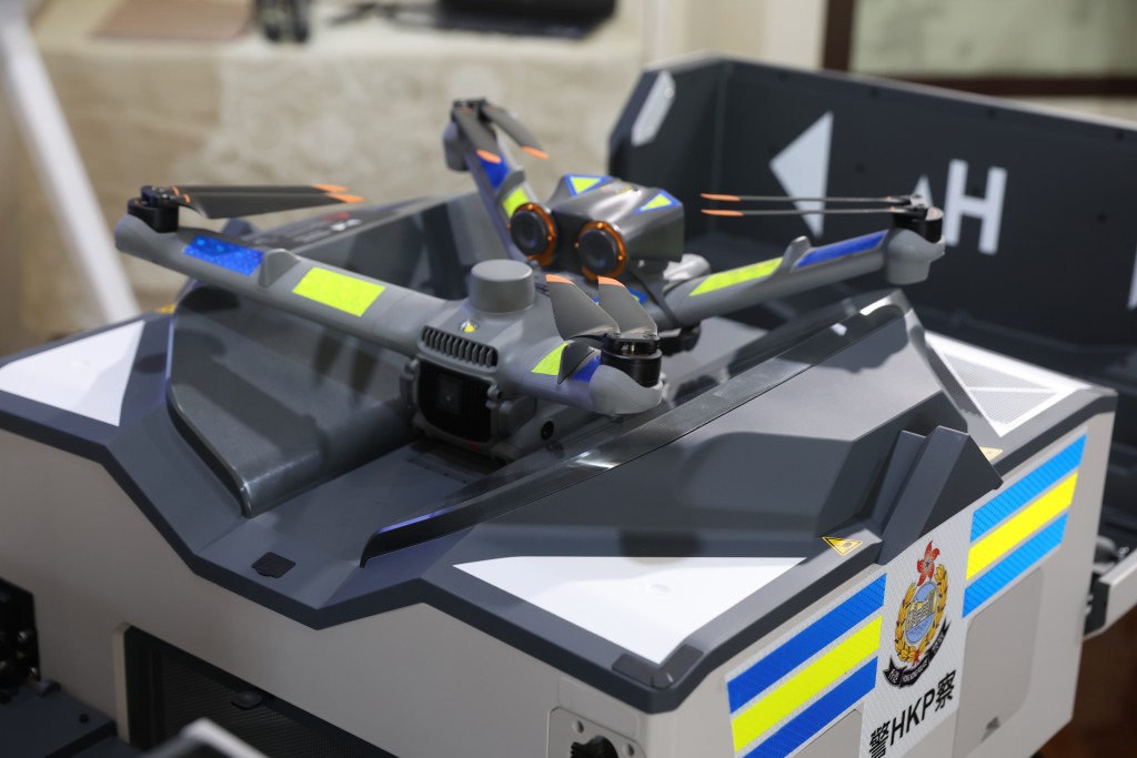 目前警队拥有10部无人机机库设备。刘汉权摄