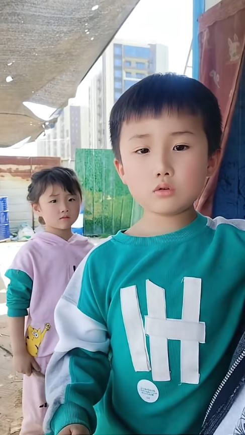 河南梁先生的妻子及一對年幼子女，7月時被其「沙煲兄弟」殺害。抖音＠梁念霞