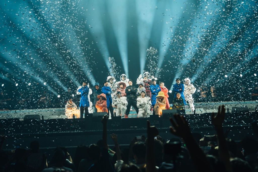 陈奕迅前日在杭州的演唱会，是今次巡演的第100场。