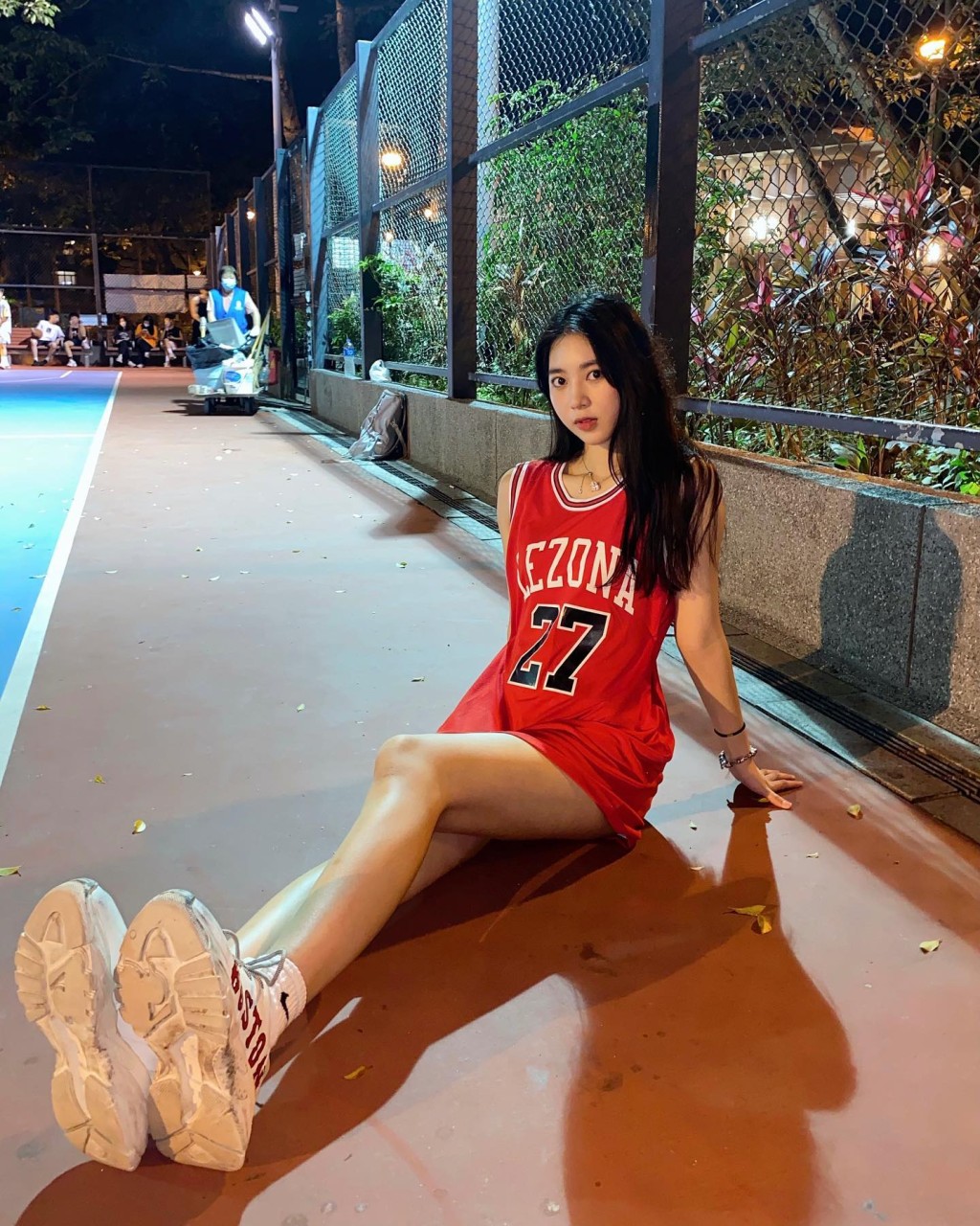 莎莎嘅IG有好多晒腿照。