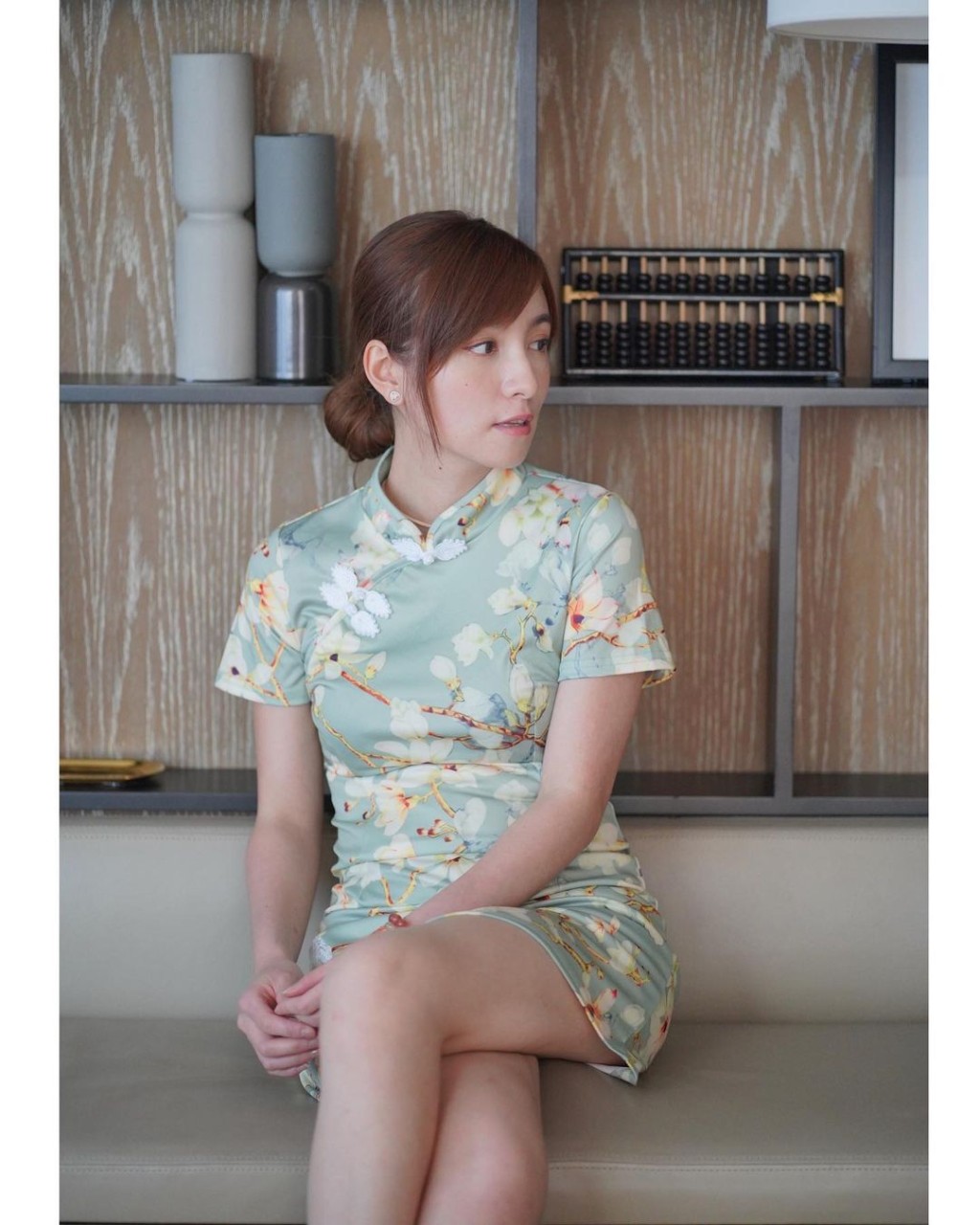 陳嘉倩過往經常以不同造型現身，旗袍look展身材曲線。