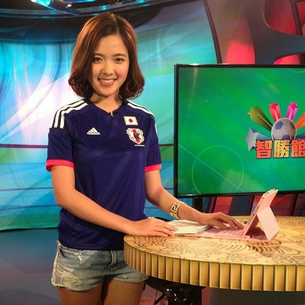 其後梁嘉琬獲有線電視延攬,先後主持《怪獸學堂》與《智勝館》。 其後梁嘉琬獲有線電視延攬,先後主持《怪獸學堂》與《智勝館》。