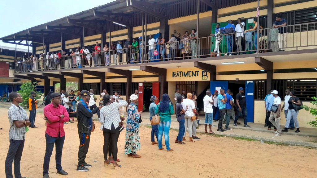 加蓬本月26日举行大选。 路透社