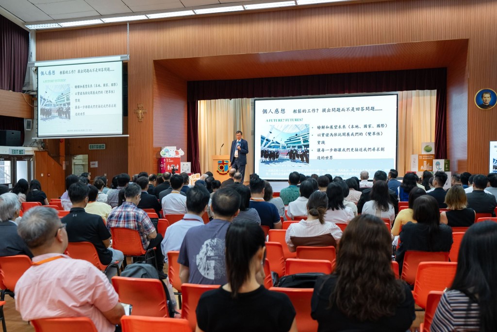 此次論壇有幸邀請到香港教育大學校長李子建教授。(圖片來自社創校園FB) 此次論壇有幸邀請到香港教育大學校長李子建教授。(圖片來自社創校園FB)
