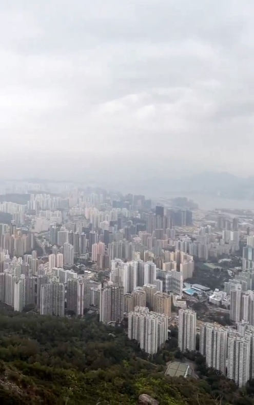 香港城市景觀與大自然融為一體，對不少外國人來說非常特別。