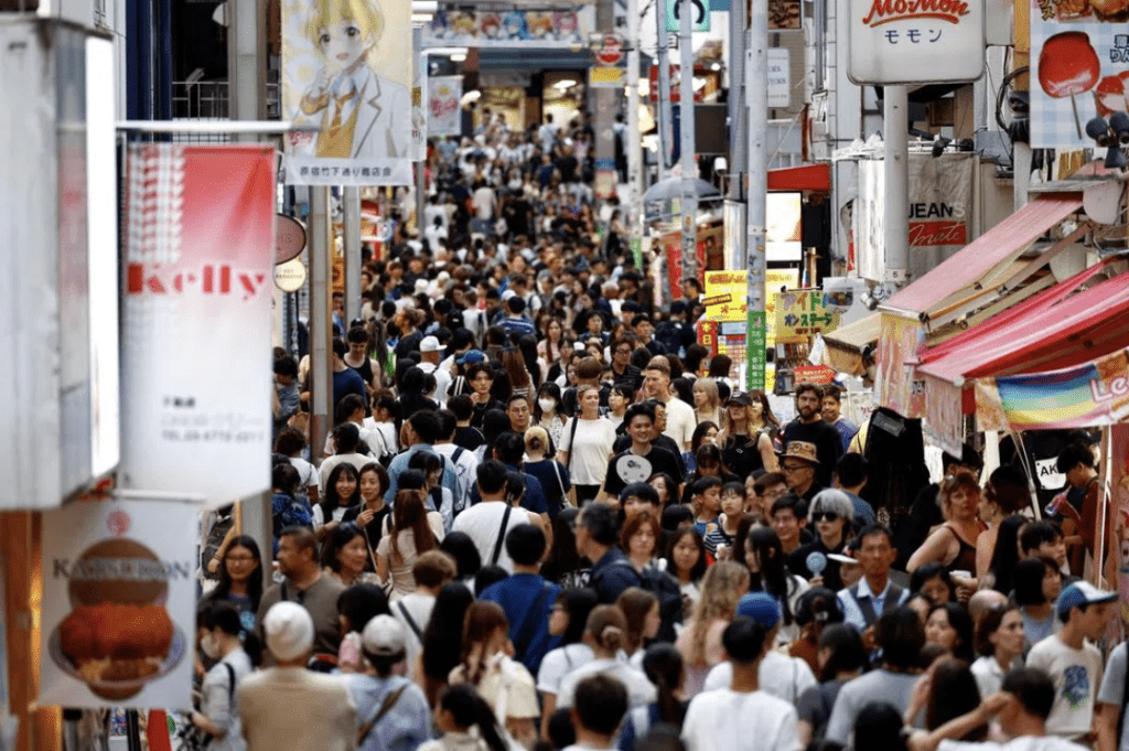 三重縣議會周五（16日）一致通過《三重縣顧客騷擾防止條例》，成為日本首個為相關行為訂立刑事罰則的地方自治體。路透社