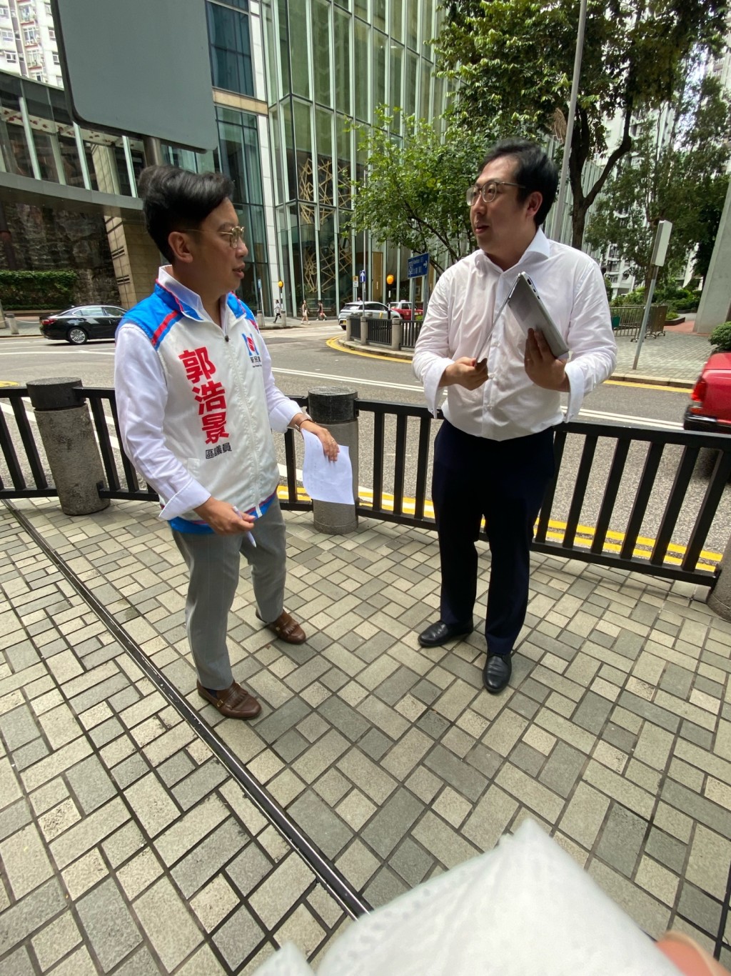 郭浩景周四(13日)到场实地考察,了解方案可行性,并向太古地产提供意见。 郭浩景周四(13日)到场实地考察,了解方案可行性,并向太古地产提供意见。