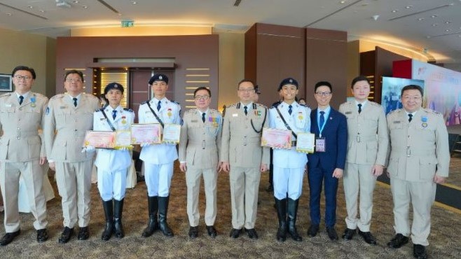 入境處處長郭俊峯、IDYL總監鄭錦鐘等到場支持，共同見證該個重要時刻。入境處ig