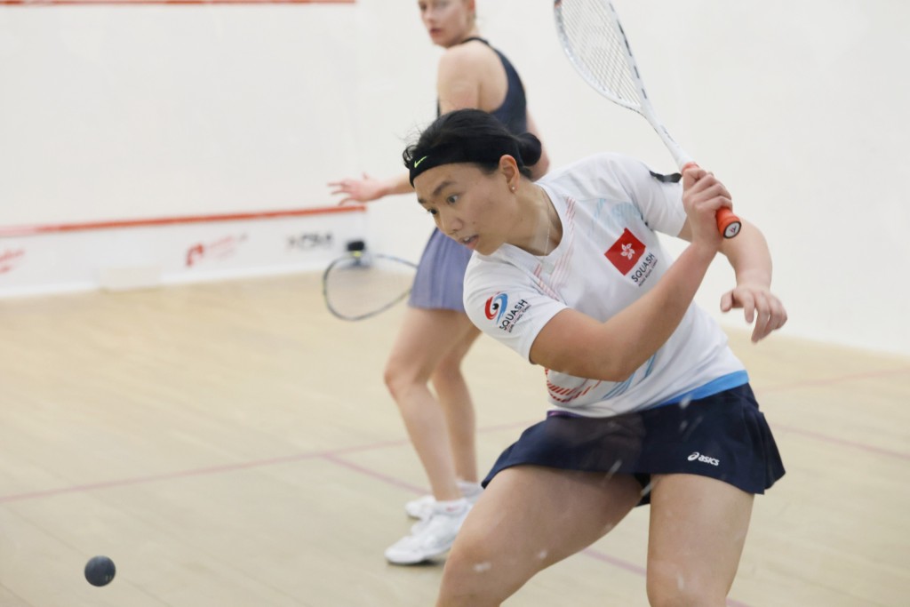 陳善鈺（左）首圈只花了25分鐘以3:0勝英格蘭的基絲基亞（右）。徐嘉華攝