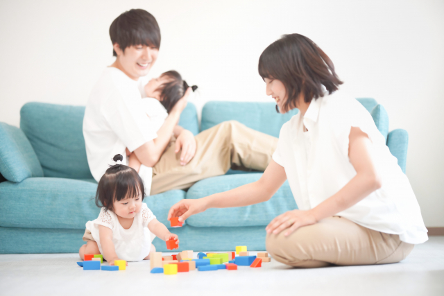 花時間與小朋友相處之外，家長亦要配合他們的興趣及多讚賞，讓他們感到被理解。（圖片來源：PhotoAC）