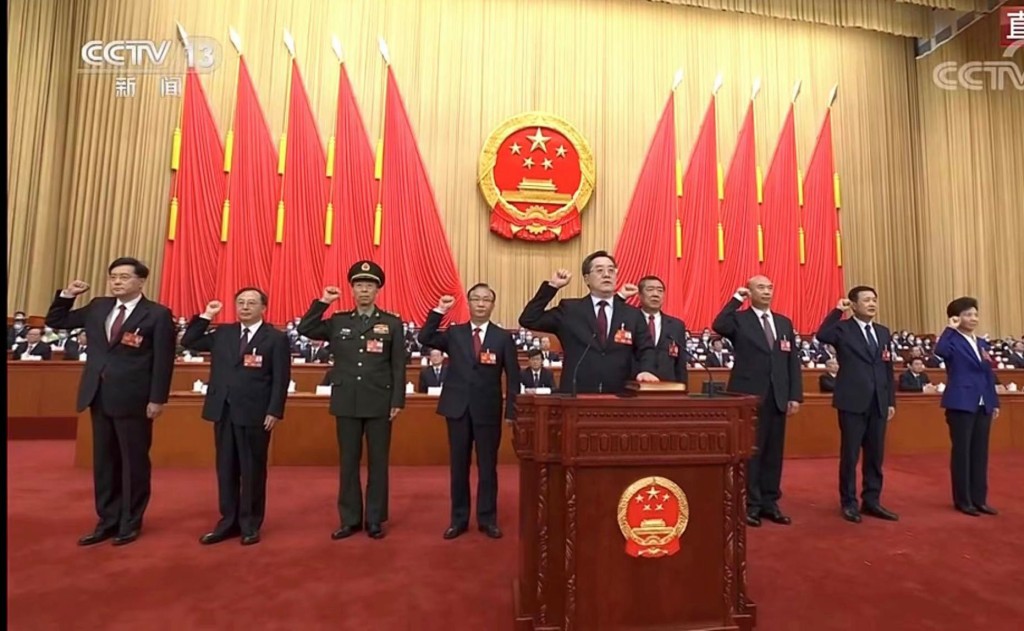 副總理、國務委員宣誓，丁薛祥領誓。