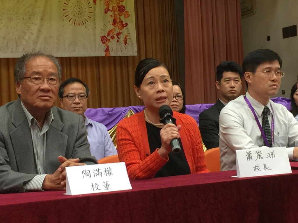 屯門興德學校早前因「影子學生」風波，更換校長。