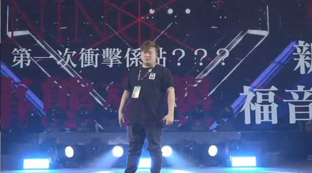 肥仔日前借MIRROR演唱會舞台唱《行動綱領》 找數。
