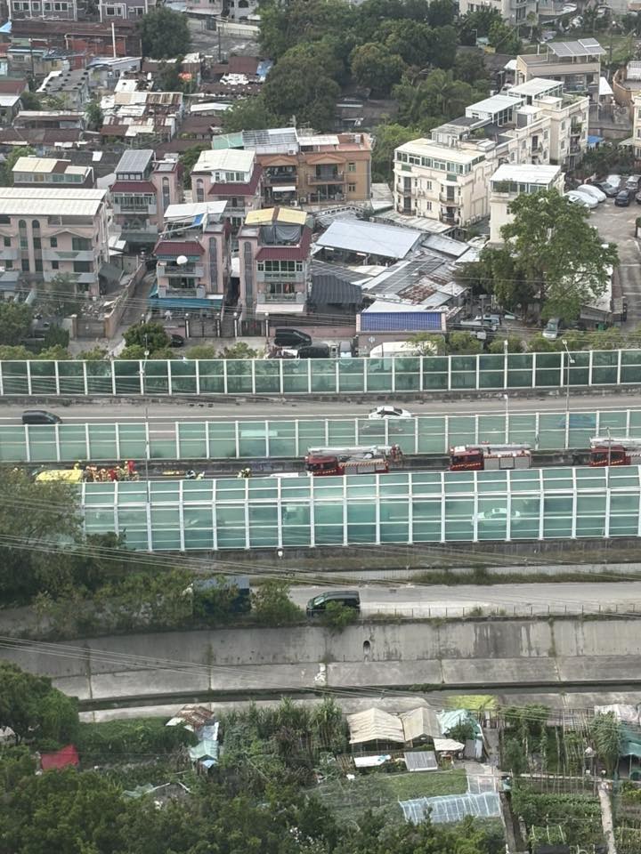 現場為元朗公路(往屯門方向)近富泰邨。 現場為元朗公路(往屯門方向)近富泰邨。