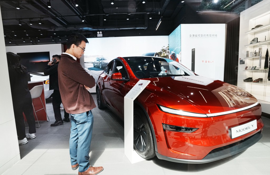 運輸署今年3月接獲約13 500宗電動車「一換一」計劃的申請，較以往按月平均大幅增加超過3倍。資料圖片