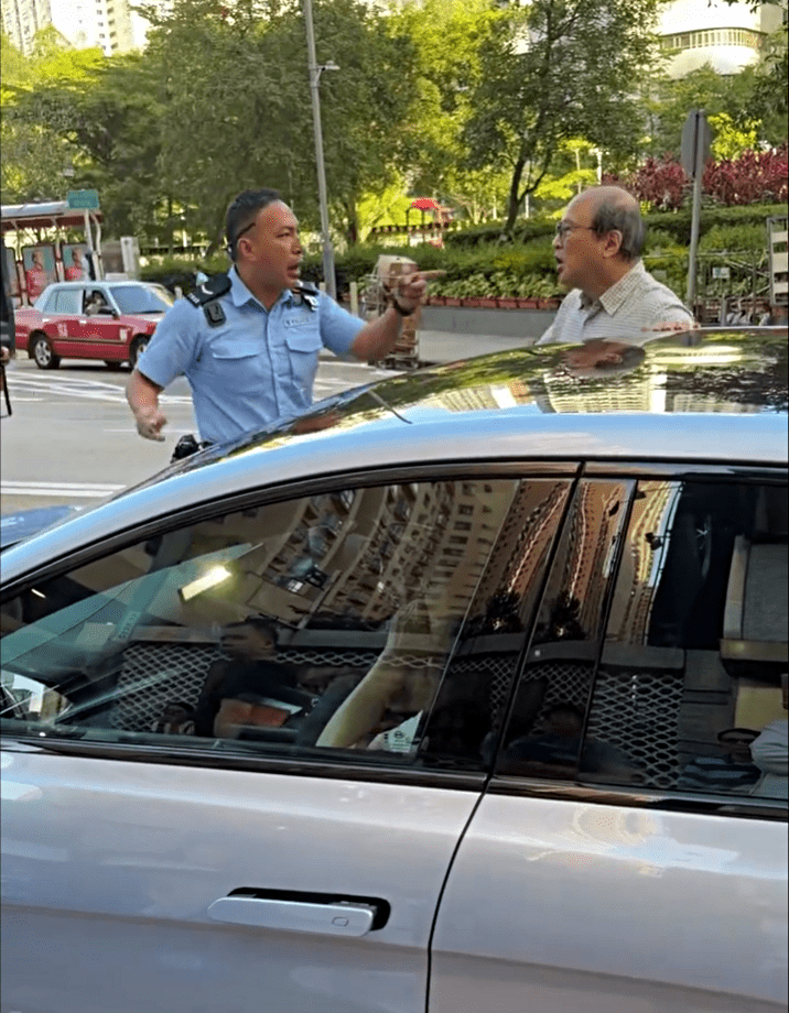 司機多次問候警員母親。fb：向香港警察致敬 