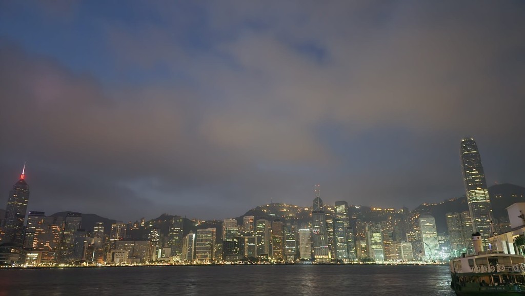 本港地區今日大致天晴,早上稍涼。黎志偉攝 本港地區今日大致天晴,早上稍涼。黎志偉攝