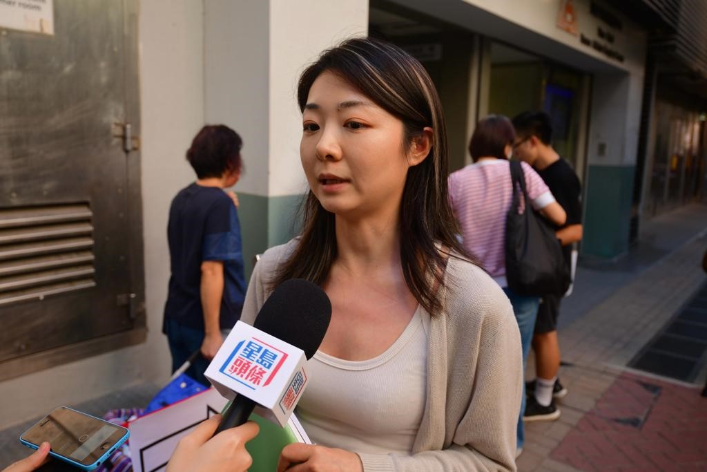 吳小姐表示，與丈夫計劃未來留在香港發展，今次減免印花稅、「先免後徵」的政策出台後，他們可能會提前買樓。歐樂年攝