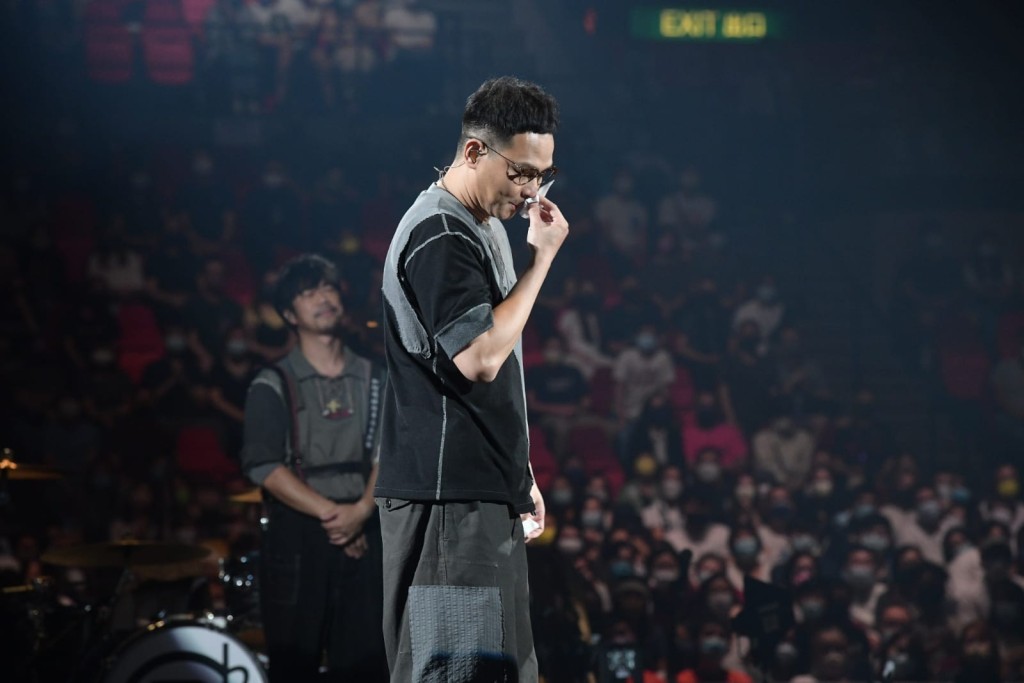 主音6號對演唱會感到不捨,尾場再度爆喊。