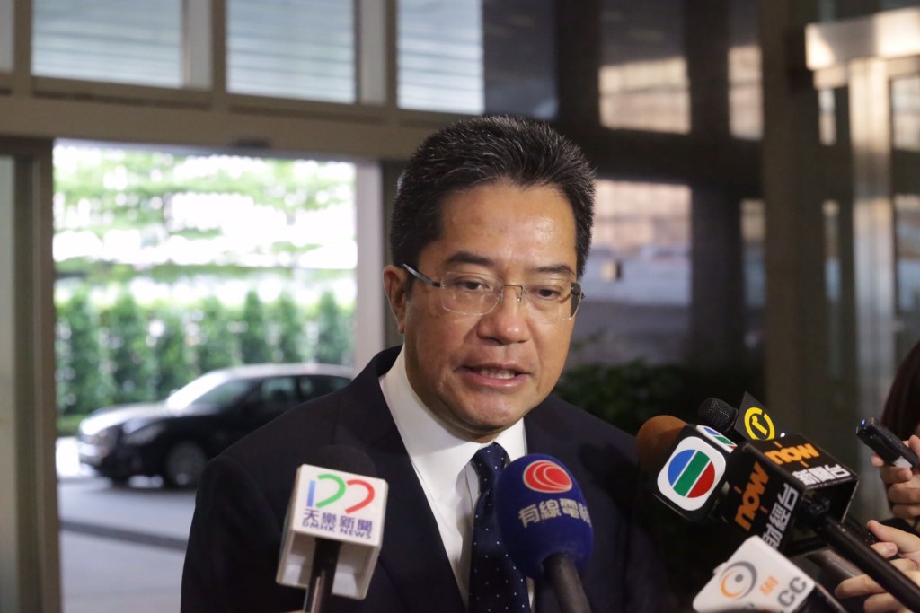 黃偉綸希望市民不要再處於爭論中。