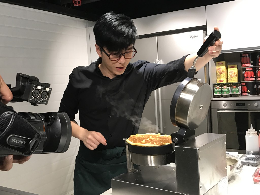 可惜可惜,不過姿勢分滿分啦。