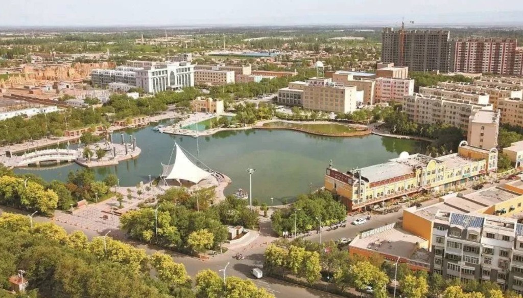 新疆吐魯番市發生嚴重交通事故。