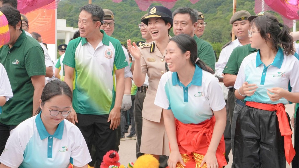 海關Customs YES 會員參與多項國慶慶祝活動,海關關長何珮珊亦有出席。海關fb