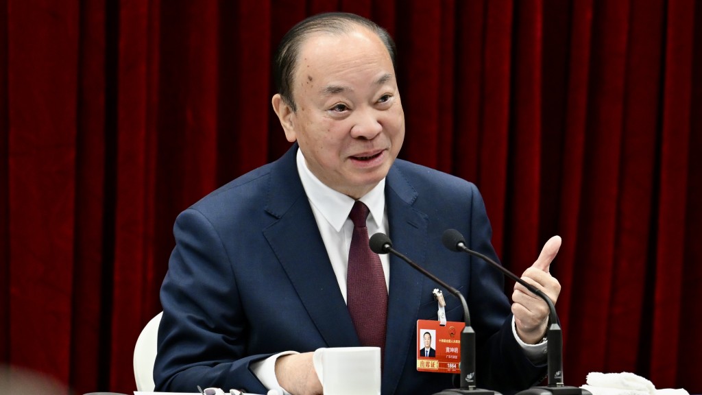 黃坤明指出，改革開放是廣東發展走在前列的基因密碼，應用好「改革開放」持續深化粵港澳大灣區建設，形容建設大灣區是廣東深化改革的「大機遇、大文章」。