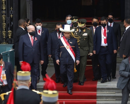卡斯蒂略宣誓就任秘魯新任總統。AP圖
