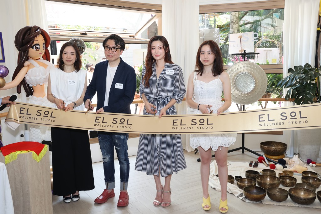 楊梓菁經營的健康療癒工作室（27日）舉行開幕禮。