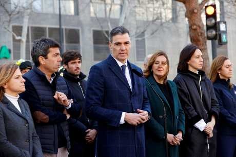 到訪瓦倫西亞的西班牙首相桑切斯周五向媒體發言。路透社