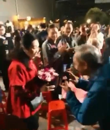 陳榮峻去年底當眾向吳香倫求婚。