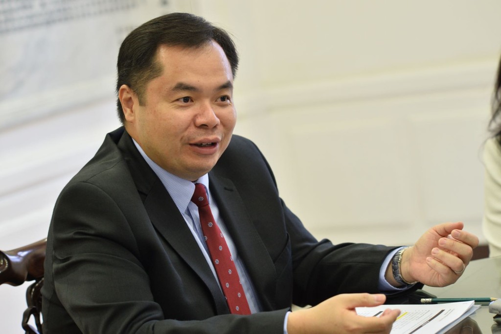 可容納1200人的禮堂坐無虛席。