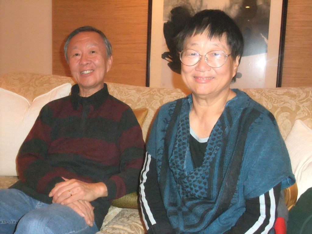 諾貝爾物理學獎得主兼前中文大學校長高錕(左)與太太黃美芸。資料圖片