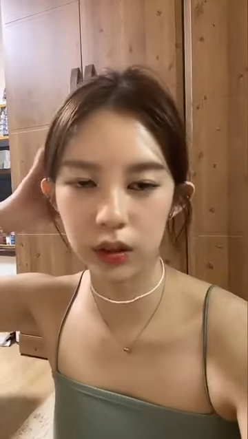 Daisy日前開直播自爆沒有離開MOMOLAND，只是被公司炒魷。