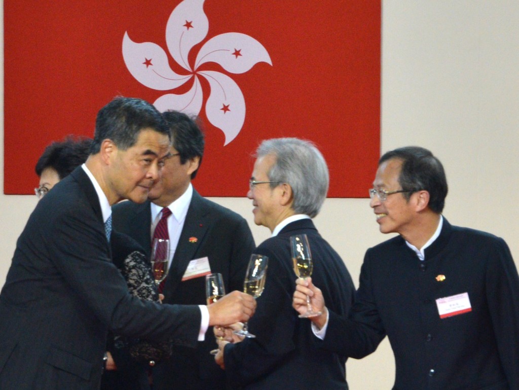 《鏗鏘集》爆料指上任特首梁振英當選後，曾約見曾鈺成邀他做副司長。資料圖片