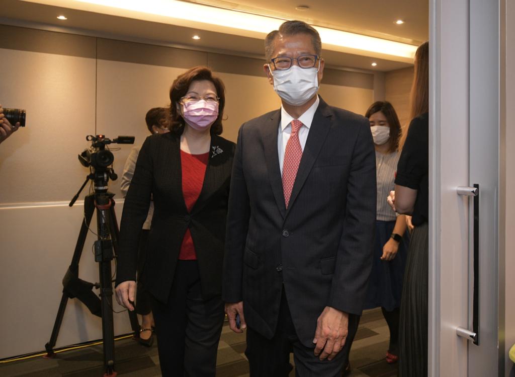 陳茂波指正與深圳共同建設由深圳科創園區和港深創科園組成的深港科技創新合作區,實現「一區兩園」。