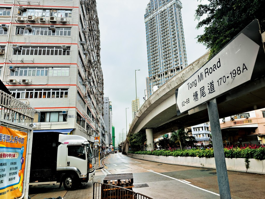 廉署早前接获市民举报，怀疑旺角塘尾道一座商住大厦的大维修工程招标过程可能涉及贪污。
