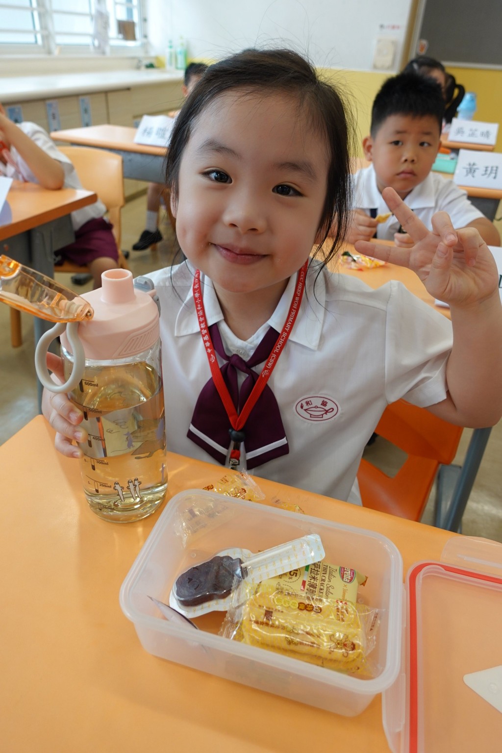 對小一同學來說,小息時享用點心是新鮮事。(圖:受訪者提供) 對小一同學來說,小息時享用點心是新鮮事。(圖:受訪者提供)