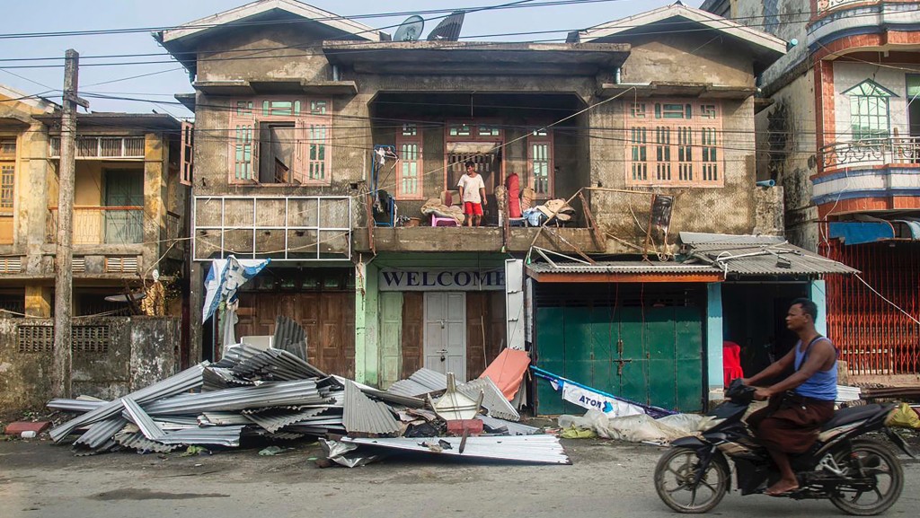 熱帶氣旋摩卡襲緬甸實兌市，多處房屋損毀。 美聯社