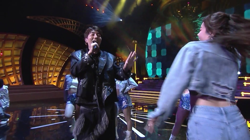 趙浚承表演決勝快歌《找自己》。 趙浚承表演決勝快歌《找自己》。