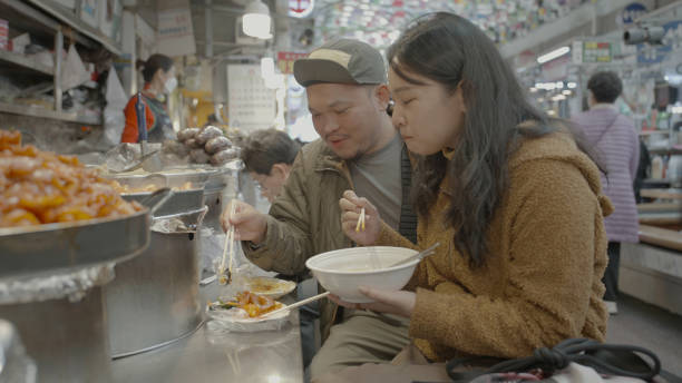 許多遊客被南韓的美食吸引。