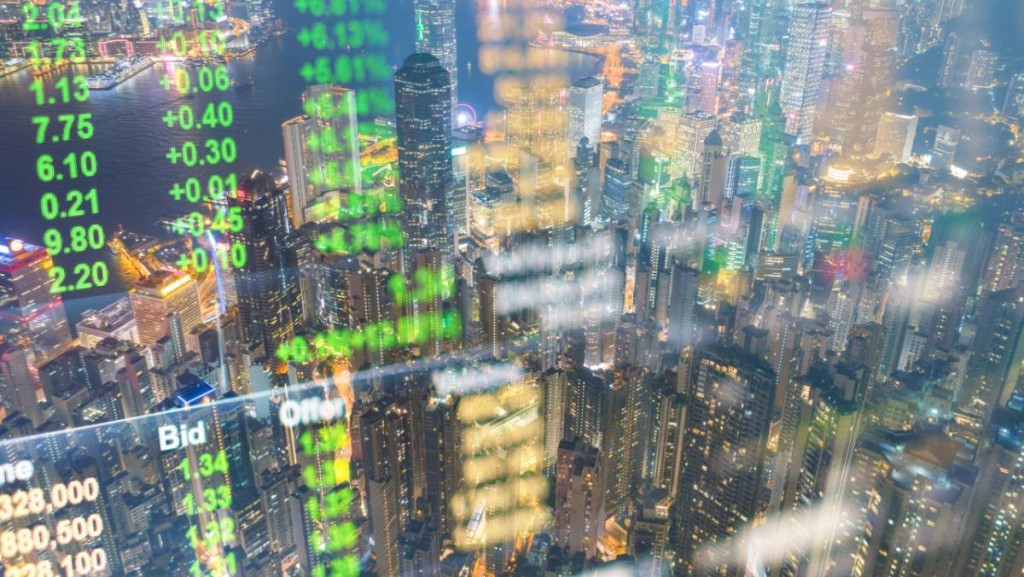 港股極旺打破「金融遺址論」 港交所優勢得天獨厚 李聲揚：每個月買進