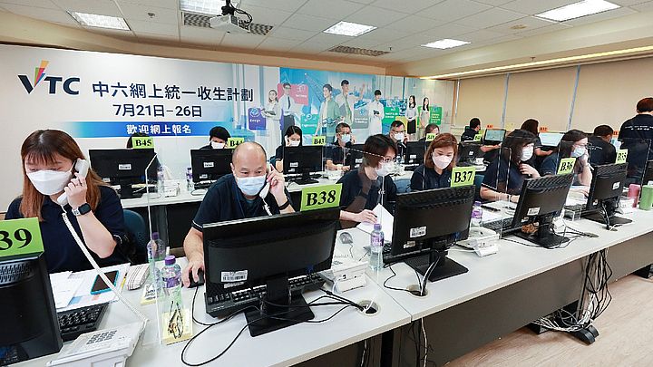 職業訓練局提供多個副學位課程。