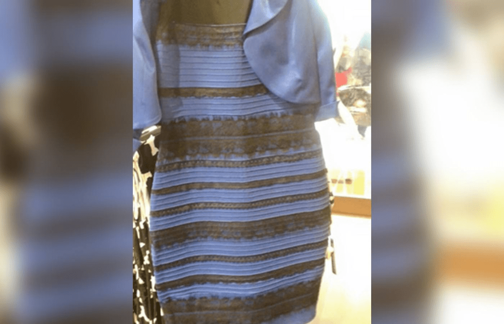 此前爆紅網絡的「藍黑/白金裙」拍攝於約翰斯頓的婚禮。